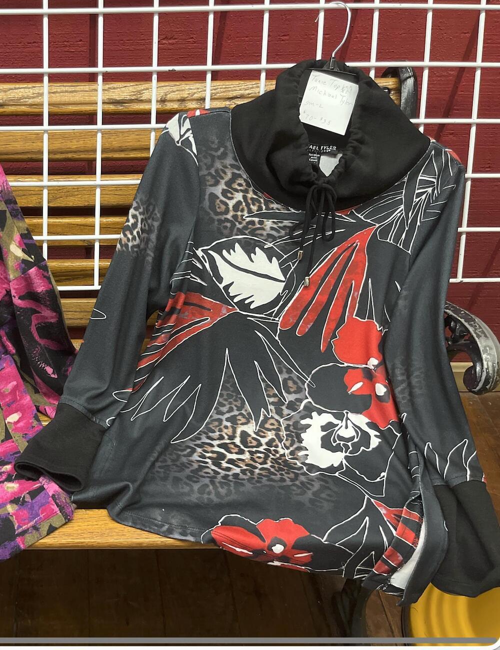 NEW MICHAEL TYLER women's long sleeve print top in black / red / white